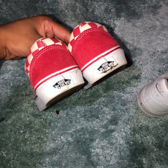 Red vans - Picture 3 of 3